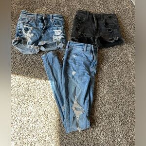 American Eagle Distressed Jeans+ Jean Shorts Size 00